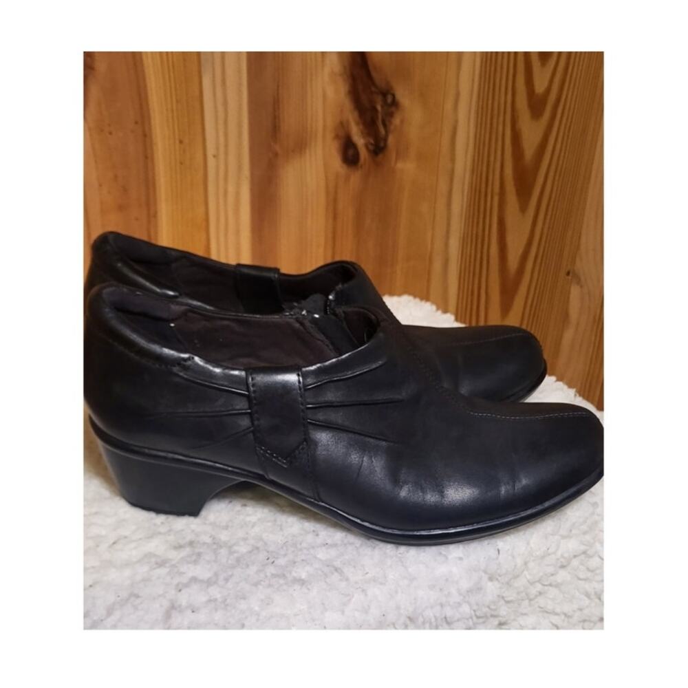 CLARKS ankle booties, Size 8M, Black, zipper